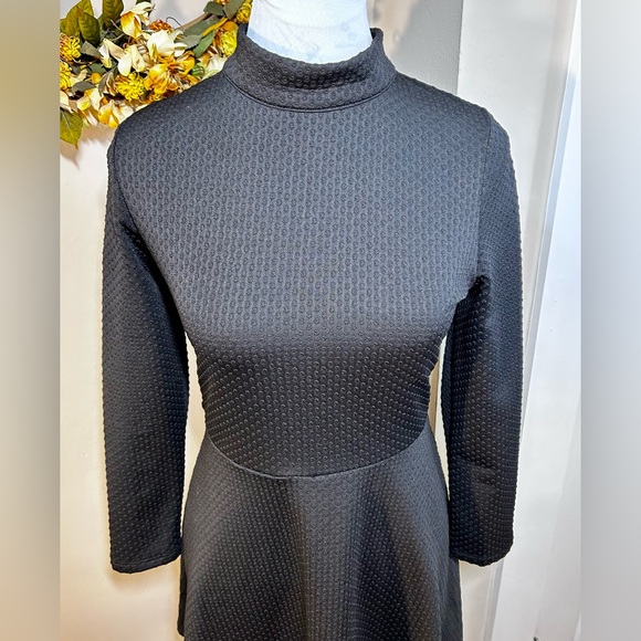 FREE PEOPLE Flirt & Flare Black Whimsy Goth Open Back Textured Mini Dress Sz M - Picture 3 of 11